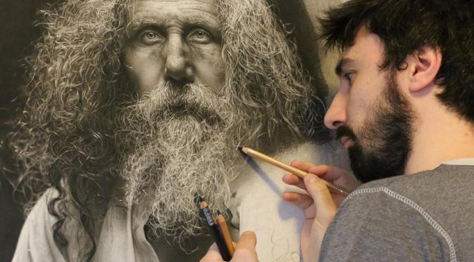Emanuele Dascanio saat membuat lukisan. (Via: boredpanda.com)