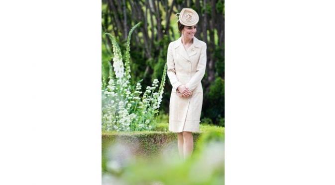 Kate Middleton menghadiri pesta taman Secretary of State's di Hillsborough Castle, Belfast, Northern Ireland, pada 14, Juni 2016.(sumber. Time.com)