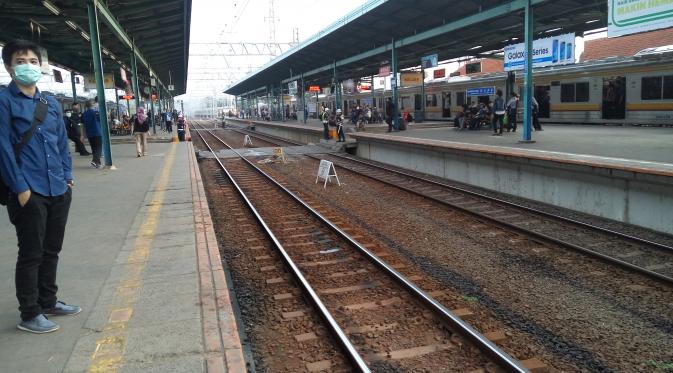 Stasiun Manggarai masih terlihat lenggang, Selasa (12/7/2016).