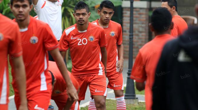 Ambrizal Umanailo siap bekerja sama dengan Bambang Pamungkas jelang laga melawan Persib Bandung di Bandung, Sabtu (16/7/2016). (Bola.com/Nicklas Hanoatubun)