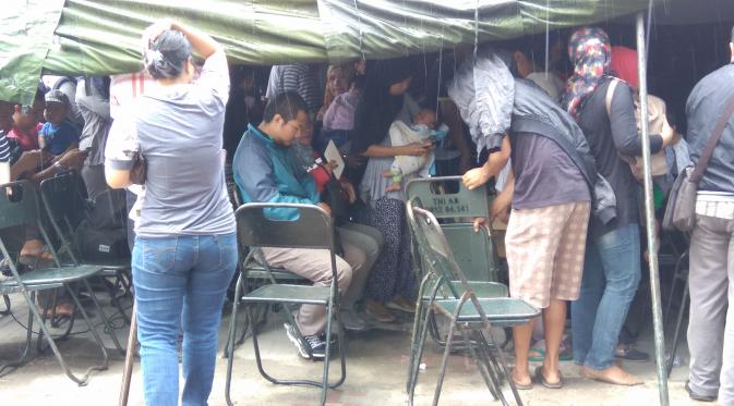 Korban vaksin palsu kembali datangi RS Harapan Bunda, Pasar Rebo, Jakarta Timur, Sabtu (16/7/2016) pagi (Liputan6.com/Audrey)