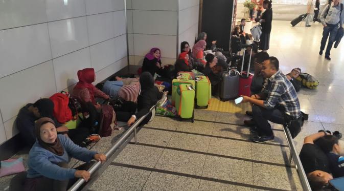 Amel Carla terjebak di bandara Turki saat kudeta militer berlangsung