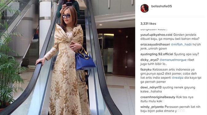 Baju Bella Shofie yang dianggap mirip gorden. (via Instagram.com)