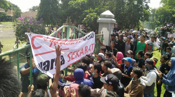 Setelah warga Villa Nusa Indah, giliran warga Rumpin ancam melepaskan diri Kabupaten Bogor (Liputan6.com/Achmad Sudarno)