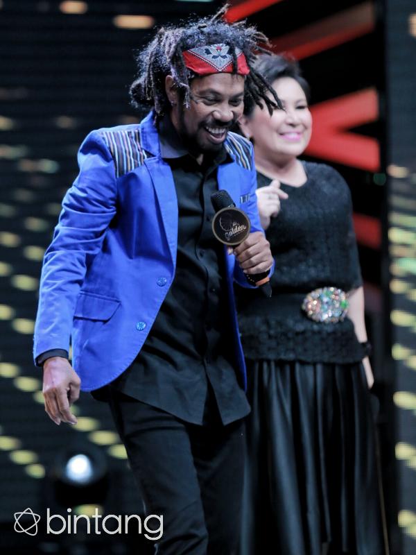 Dalenz harus bernostalgia dari panggung Golden Memories. (Adrian Putra/Bintang.com)