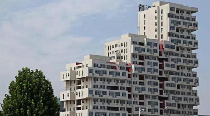 Gedung berdesain layaknya blok tetris yang memicu komentar dari sejumlah netizen (dfic.cn)
