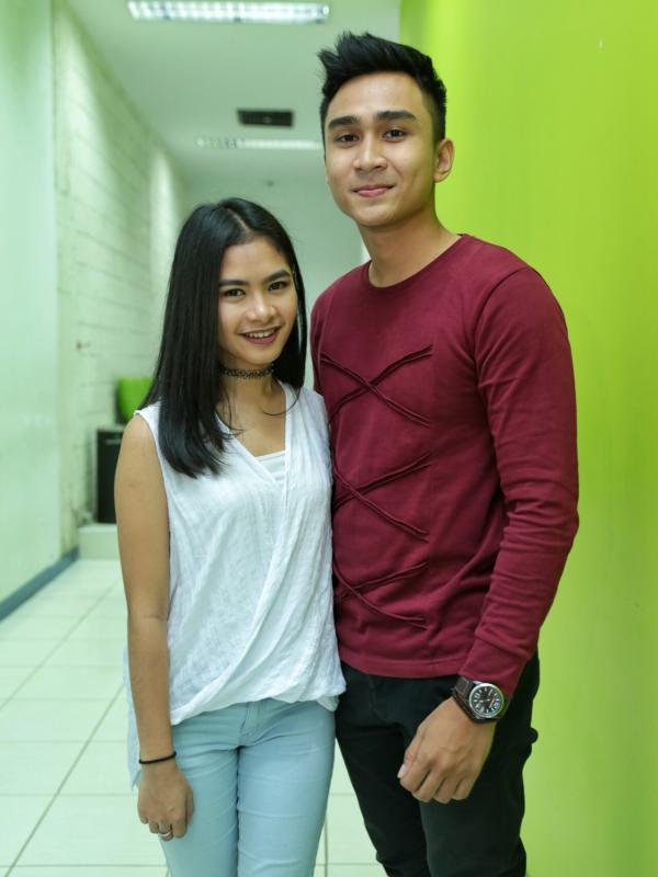 Sementara ini, Lutfi dan Shalsadilla cukup nyaman menjalani hubungannya tanpa mempersoalkan status pacaran. (Adrian Putra/Bintang.com)