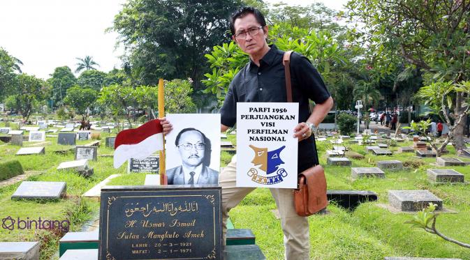Anggota PARFI Ziarah ke Makam H. Usmar Ismail (Deki Prayoga/bintang.com)