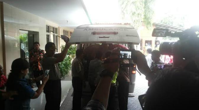 Jenazah terpidana mati Seck Osmane tiba di RS Sint Carolus, Jakarta. (Liputan6.com/Linus Sandi Satya)