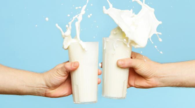 Ketika berpergian jauh dengan menggunakan jalur darat, susu bisa menjadi sangat berguna untuk tubuh. Ini alasannya. (Via: 