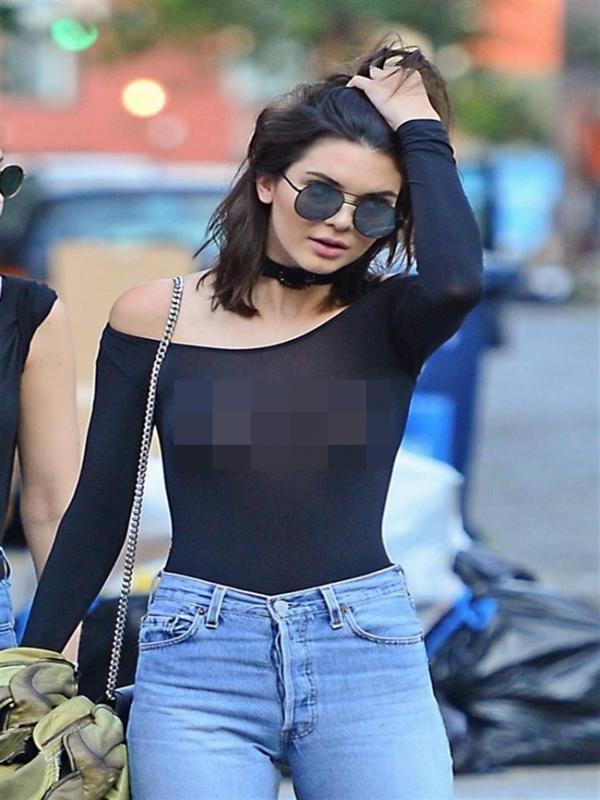 Seperti yang dilansir Aceshowbiz (30/07/16), Kendall bingung mengapa banyak orang mempermasalahkan dirinya yang tidak pernah mengenakan bra saat jalan-jalan di kota New York. (Dailymail/Bintang.com)