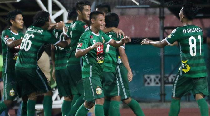 Bhayangkara Surabaya United, kepercayaan diri tengah meninggi. (Bola.com/Nicklas Hanoatubun)