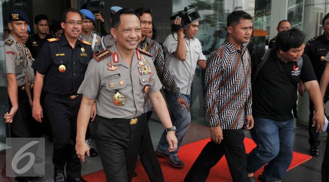 Kapolri Jenderal Pol Tito Karnavian usai rapat koordinasi di Jakarta, (2/8).  Polri dan Bea Cukai akan bekerjasama dalam peningkatan pengawasan terhadap keluar masuknya barang dan penyelundupan narkoba. (Liputan6.com/Johan Tallo)
