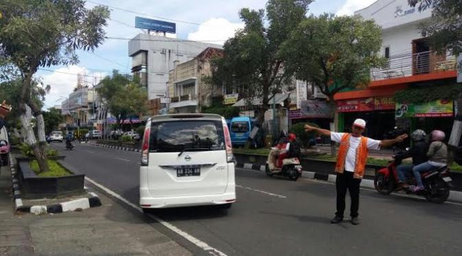 Tukang parkir di Yogya berhasil naik haji setelah menabung 30 tahun (Liputan6.com / Fathi Mahmud)