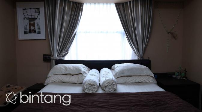 Kamar utama, tempat Delon dan sang istri beristirahat. (Nurwahyunan/Bintang.com)