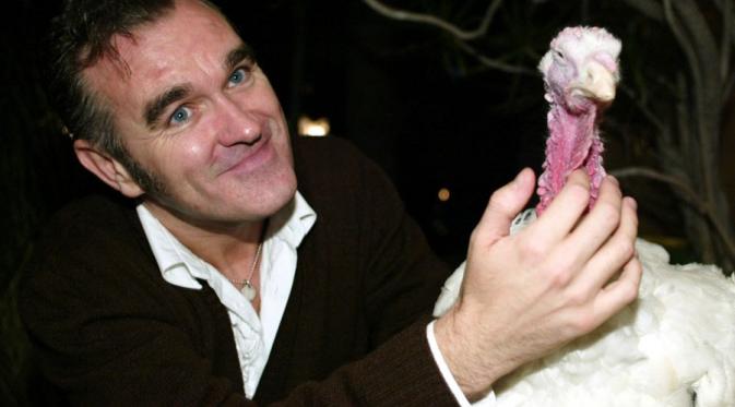 Morrissey sangat menjunjung tinggi hak hewan. (Via: nme.com)