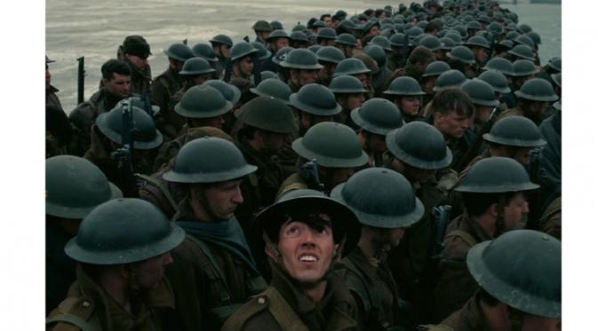 Salah satu adegan dari teaser Dunkirk. Apakah ada Harry Styles di antara mereka? (Billboard)