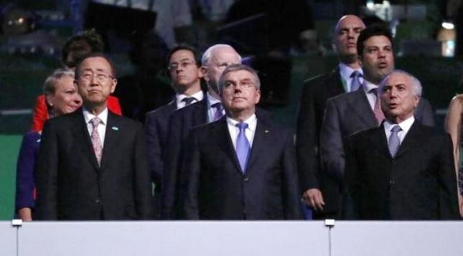 Presiden sementara Brasil, Michel Temer berdiri paling kanan (Reuters)