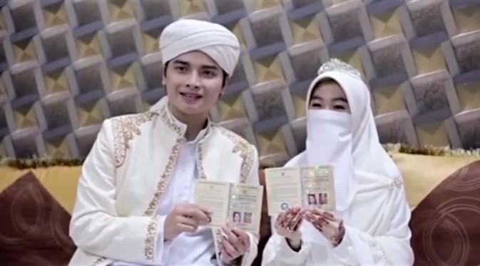 Dua bulan setelah kenal, Alvin dan Larissa memutuskan untuk menikah. Keduanya menikah pada 6 Agustus 2016 di Masjid Az Zikra. Pernikahan keduanya disaksikan oleh ribuan tamu undangan yang hadir. (Via: Instagram/alvin_411)