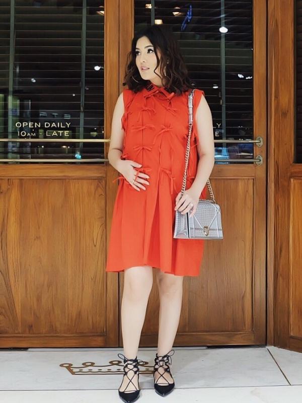 Dress detail pita oranye (Foto: Instagram Nindy)
