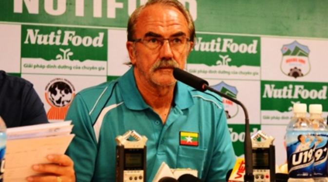 Di bawah komando Gerd Zeise, Myanmar bisa jadi tim kuda hitam di Piala AFF 2016. (Bola.com/AFF)