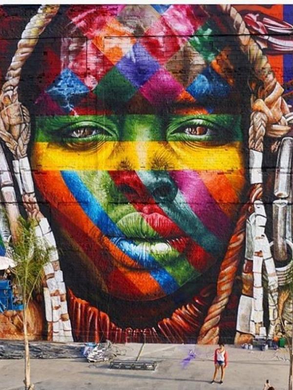 Mural Las Etnias (The Ethnicities) karya Eduardo Kobra di Rio de Janeiro. Sumber : mymodernmet.com