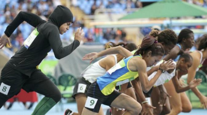 Abuljadayel mengikuti jejak Sarah Attar, seorang atlet lintasan wanita pertama yang bertanding untuk Saudi Arabia dalam Olimpiade 2012. (Sumber Reuters via Daily Mail)