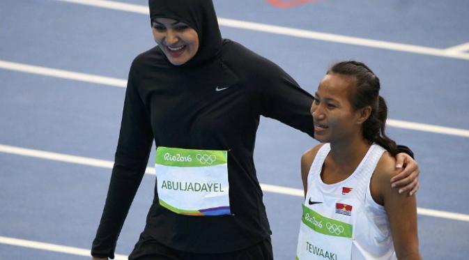 Abuljadayel mengikuti jejak Sarah Attar, seorang atlet lintasan wanita pertama yang bertanding untuk Saudi Arabia dalam Olimpiade 2012. (Sumber Reuters via Daily Mail)