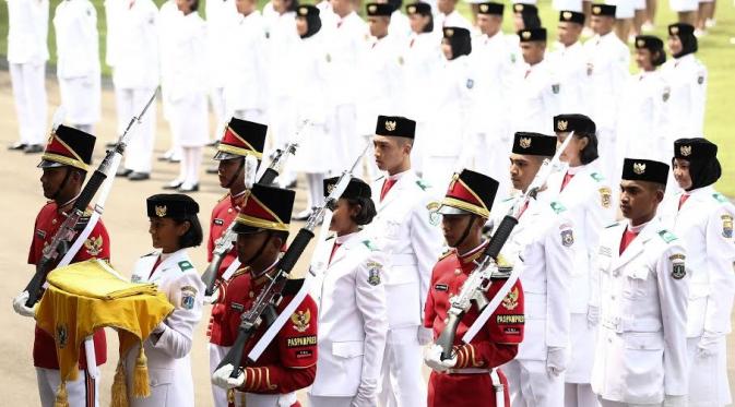 Gladi bersih upacara HUT ke-71 RI di Istana (Liputan6.com/ Faizal Fanani)