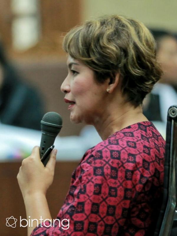 Saksi yang dihadirkan pihak Jaksa penuntut Umum (JPU), yakni ahli Psikologi Klinis dari Universitas Indonesia, Antonia Ratih Andjayani.(Bintang.com/Adrian Putra)