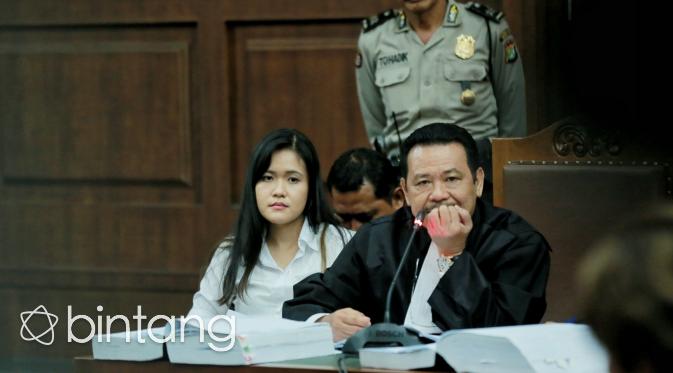 Suasana sidang ke-12 atas kasus pembunuhan Wayan Mirna Salihin dengan terdakwa Jessica Kumala Wongso di Pengadilan Negeri Jakarta Pusat, Senin (15/8). (Adrian Putra/Bintang.com)