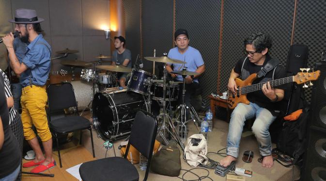 Sesi latihan The Groove dan Maliq & D'Essentials (Andy Masela/bintang.com)