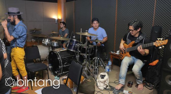 Sesi latihan The Groove dan Maliq & D'Essentials (Andy Masela/bintang.com)