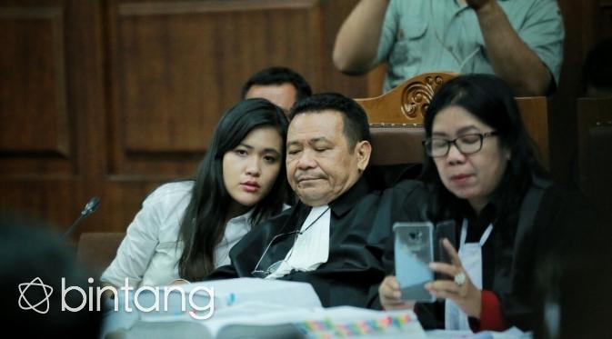 Jessica Kumala Wongso dipersidangan. (via: Adrian Putra/Bintang.com)