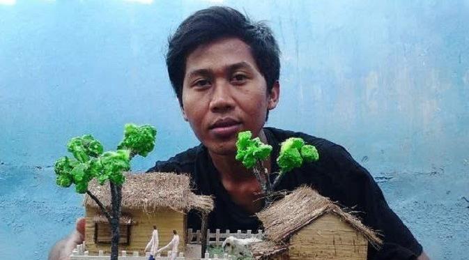 Bang Korex dari batang korek api karya pemuda Cirebon banyak dipesan (Liputan6.com / Panji Prayitno)