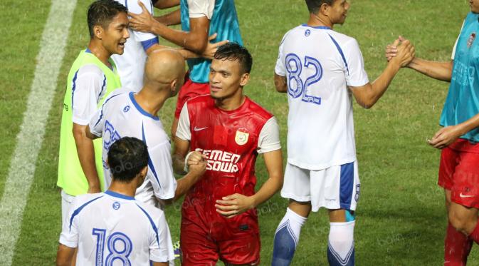 Ferdinand Sinaga, simbol kebangkitan PSM menurut pelatih Persipura. (Bola.com/Nicklas Hanoatubun)