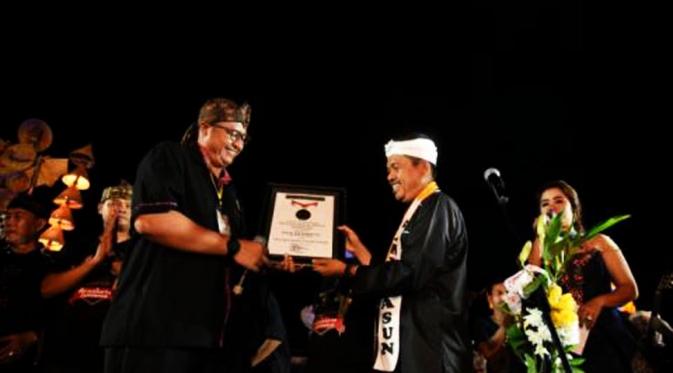 Kabupaten Purwakarta, Jawa Barat, memecahkan rekor dunia pengucapan salam Sunda 