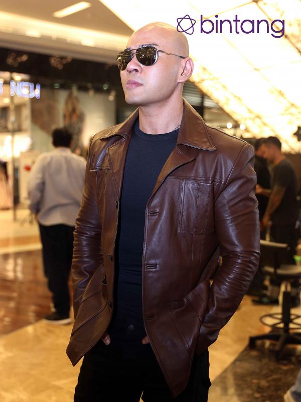 Deddy Corbuzier menambahkan, bahwa rokok itu bukan penyebab kanker. Ia menilai bahwa rokok belum terbukti menjadi penyebab kanker. Bankan baginya, kanker belum pasti apa penyebabnya. (Nurwahyunan/Bintang.com)