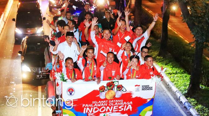 potret hari pertama arak-arakan kontingen olimpiade Rio 206 | foto : Adrian putra