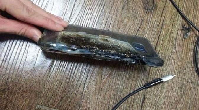 Samsung Galaxy Note 7 terbakar (Sumber: Ubergizmo)