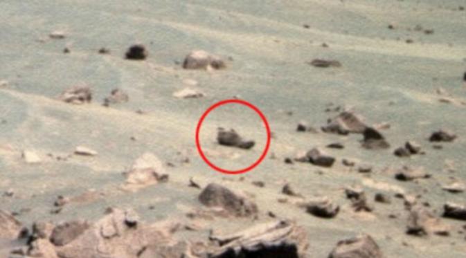 Benda mirip sepatu yang ditemukan di permukaan Mars (NASA)