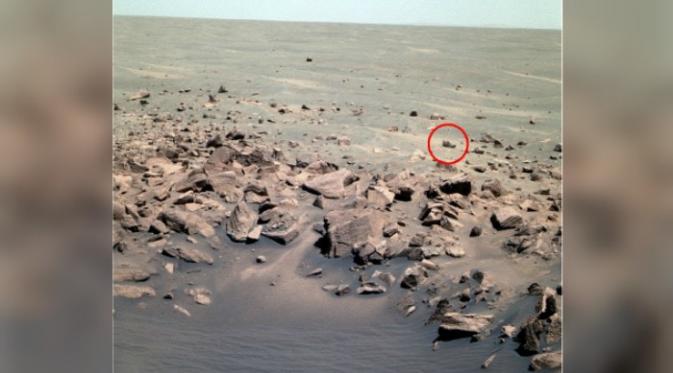 Benda mirip sepatu yang ditemukan di permukaan Mars (NASA)