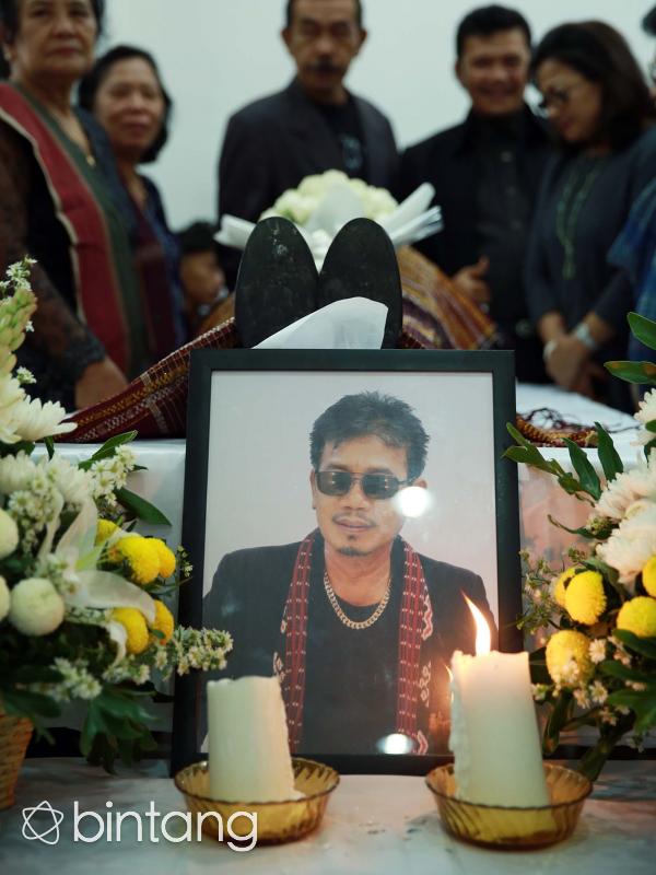 Menurut rencana, setelah keluarga kumpul, jenazah akan dimakamkan pada Sabtu (27/8) di Tempat Pemakaman Umum Kampung Kandang, Jakarta Selatan. (Deki Prayoga/Bintang.com)