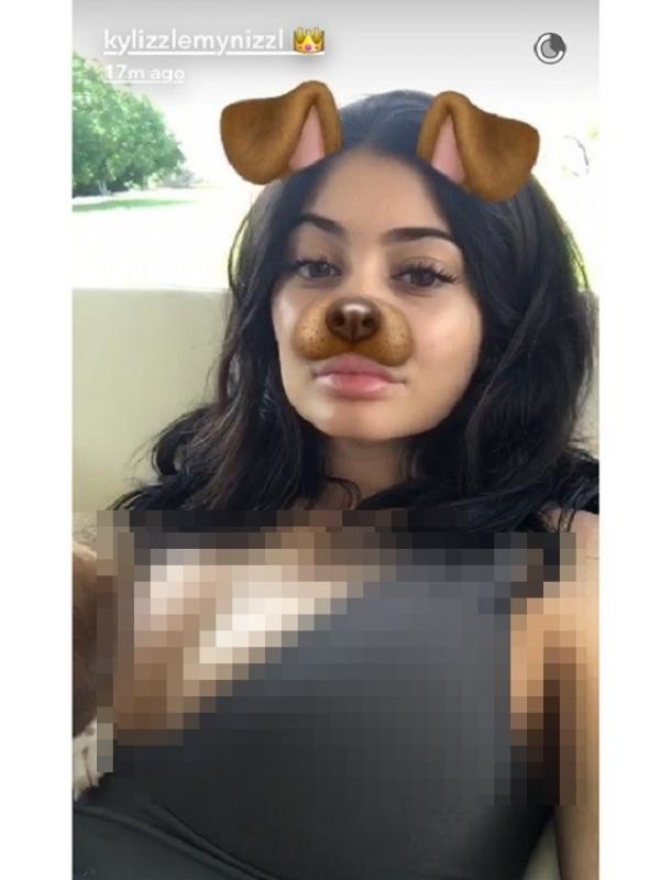Pamer Payudara Kylie Jenner Lakukan Implan News Entertainment Fimela Com