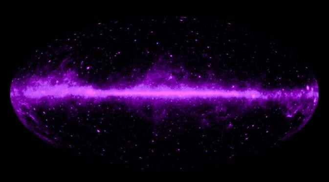 Sinar Gamma yang terbentuk karena interaksi dark matter atau materi gelap (pbs.org)