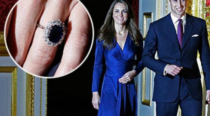 Cincin tunangan bertatahkan safir biru yang dulunya milik Putri Diana. Kate Middleton merasa penting berbagi kecintaan dan duka Pangeran William terkait ibunya.(Sumber CBS News)