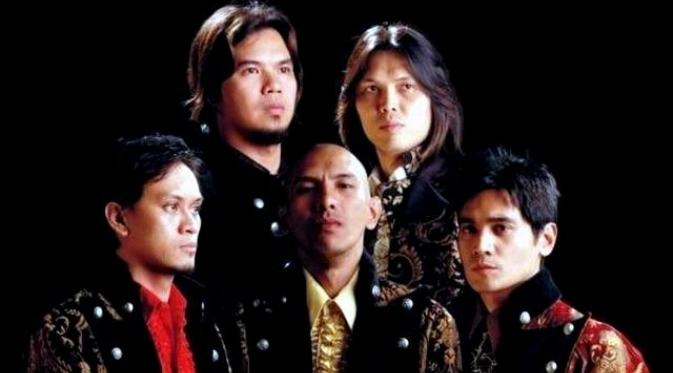 Dewa 19 adalah grup band rock asal Indonesia yang terbentuk sejak tahun 1986.
