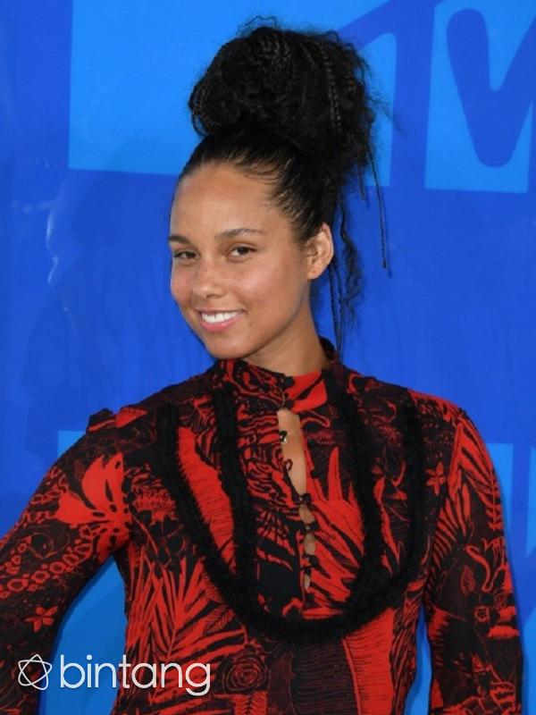 Alicia Keys tampil tanpa makeup di VMA 2016. (AFP/Bintang.com)