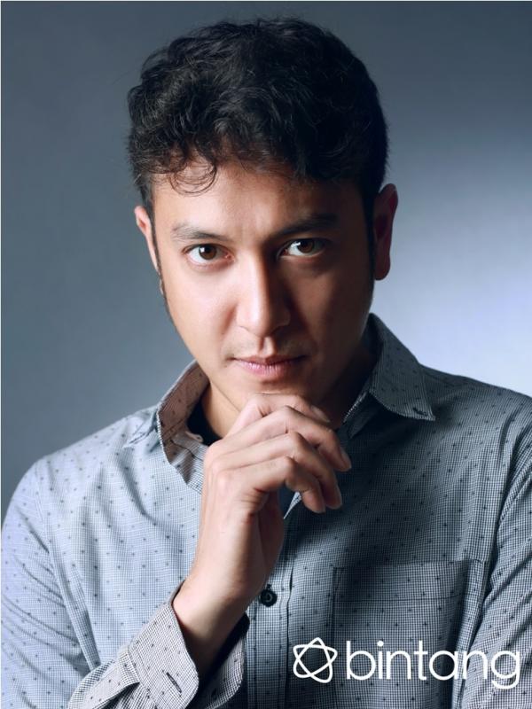 Dimas Anggara. (Foto: Deki Prayoga, Stylist: Indah Wulansari, Digital Imaging:Iqbal Nurfajri/Bintang.com)