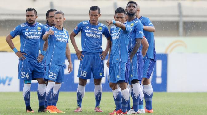 Persib Bandung. (Bola.com/Nicklas Hanoatubun)